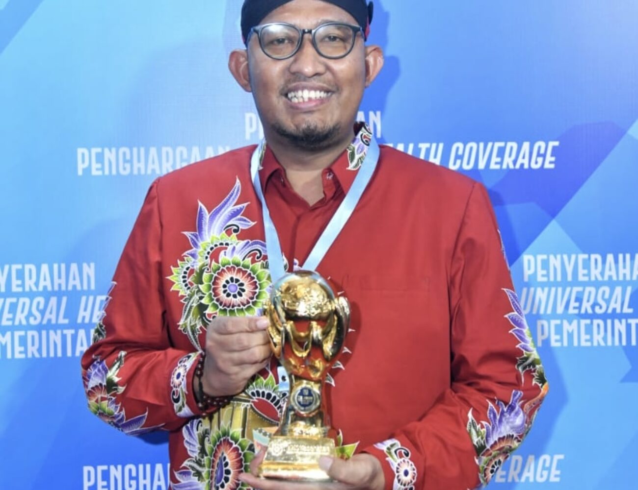 Satu-satunya di Madura, Bupati Sumenep Raih Penghargaan UHC