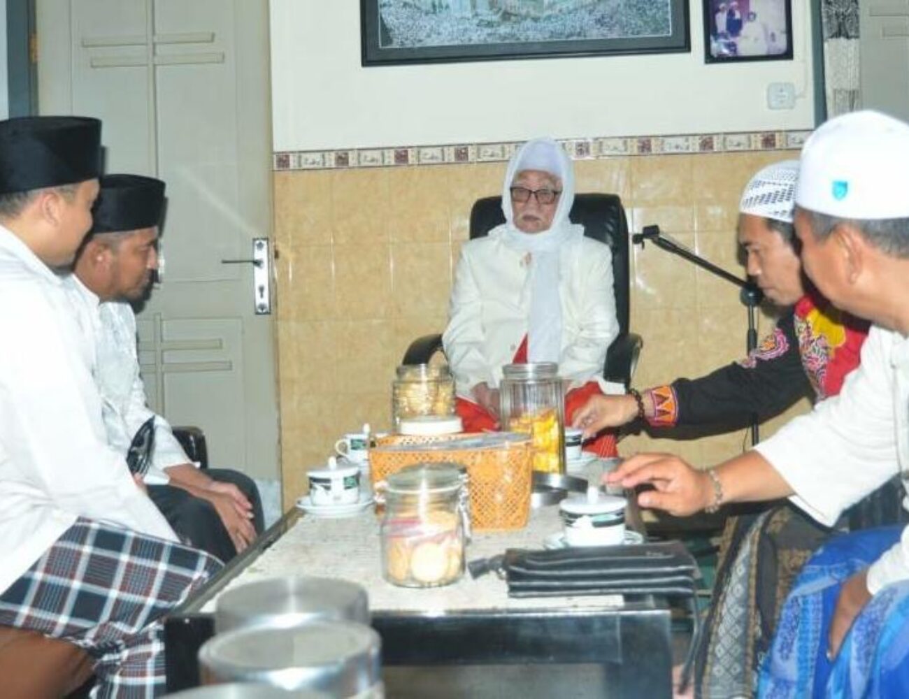 Kunjungi Ponpes Lirboyo Kediri, Cabub Fauzi Dititipi pesan oleh KH Anwar Mansur