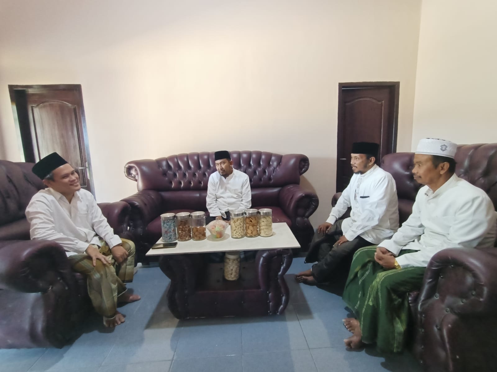 Pengasuh Ponpes Al-Amien Tegal Berikan Doa Restu Untuk Paslon Fauzi-Imam