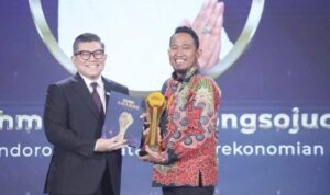 Achmad Fauzi Dinobatkan sebagai Tokoh Pendongkrak Pariwisata dan Perekonomian Daerah