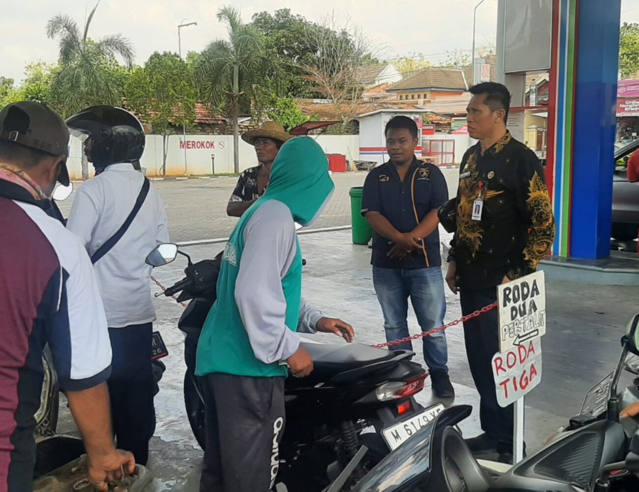 Antisipasi Adanya Pelanggaran, Bagian Perekonomian dan SDA Setkab Sumenep Lakukan Monev ke SPBU