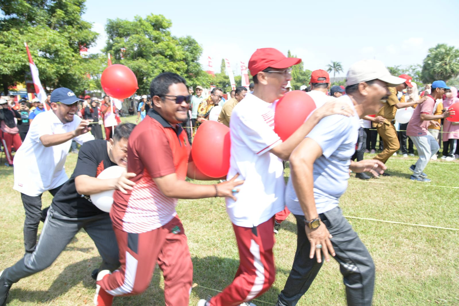 Bupati Sumenep Ikut Meriahkan Lomba ASN, Wujudkan Semangat Kebersamaan di HUT ke-80 RI