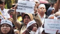 Aksi Turun Jalan Guru Honorer Sumenep Diduga Hendak di Gembosi