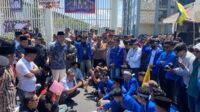 Mahasiswa PMII Gelar Aksi di Depan Kantor DPRD Sumenep, Tuntut Revisi Perda Tembakau yang Dinilai Merugikan Petani