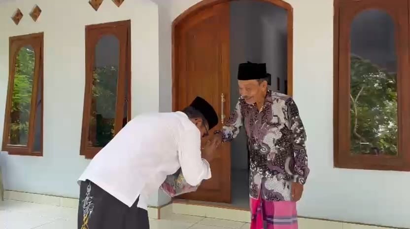 Momentum Hari Guru, Darul Hasyim Fath Pulang ke Pendidik yang Membentuknya