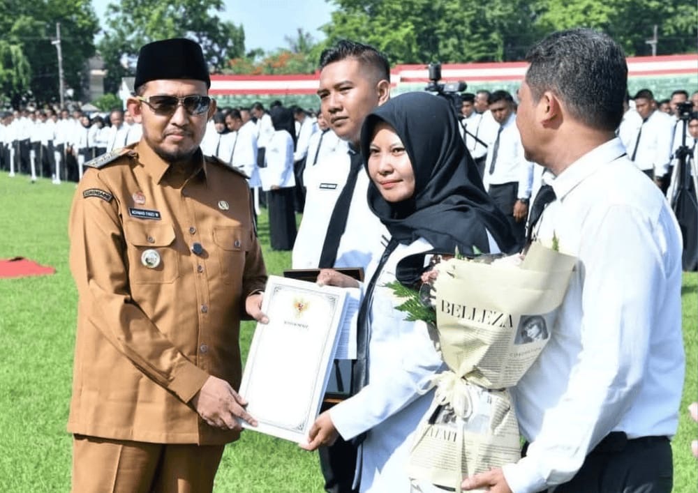 Map Putih yang Mengubah Nasib, Kisah Rini dan Ribuan Honorer di Hari Bersejarah