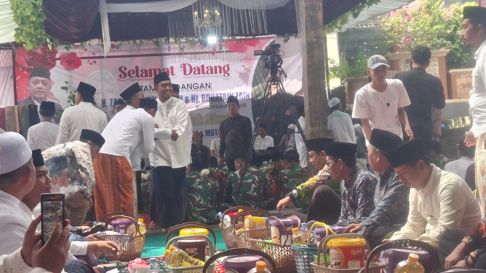 Sakral dan Hangat, Prosesi Ngunduh Mantu Keluarga H. Zainal Arifin Tuai Doa Restu